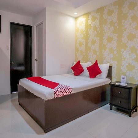Oyo 697 Obrero Suites Davao Екстер'єр фото