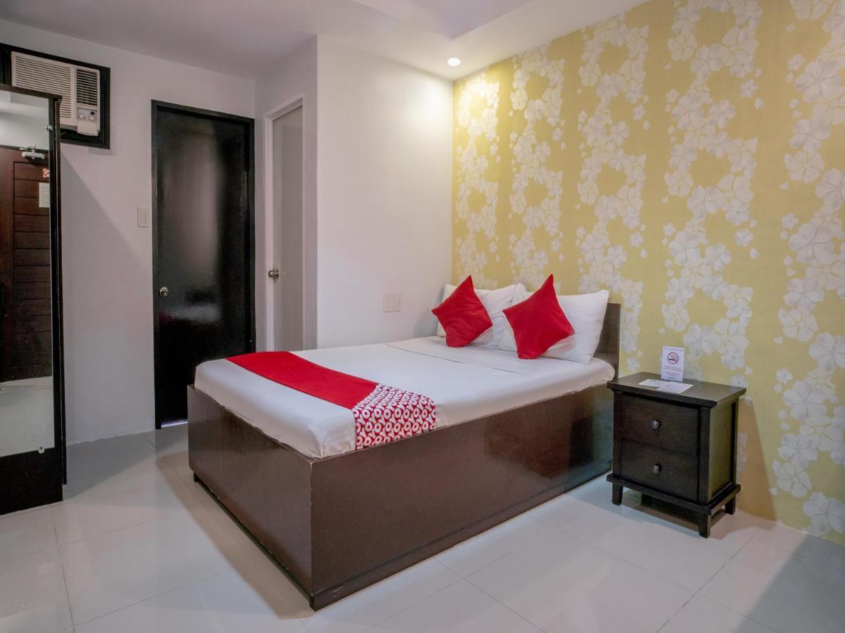 Oyo 697 Obrero Suites Davao Екстер'єр фото