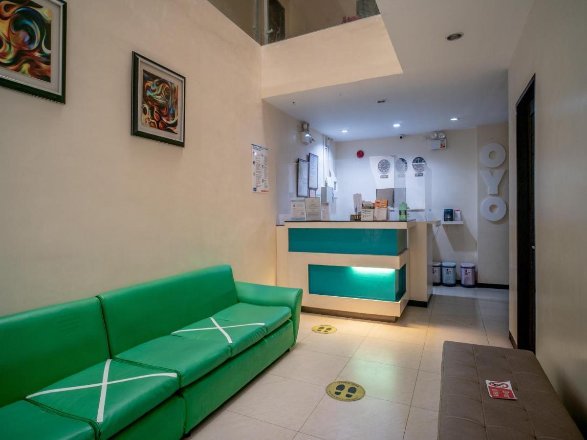 Oyo 697 Obrero Suites Davao Екстер'єр фото